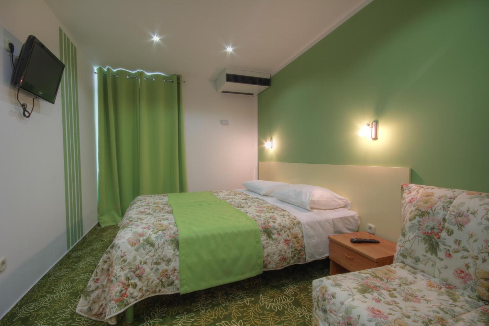 Hotel ซาลี ภายนอก รูปภาพ